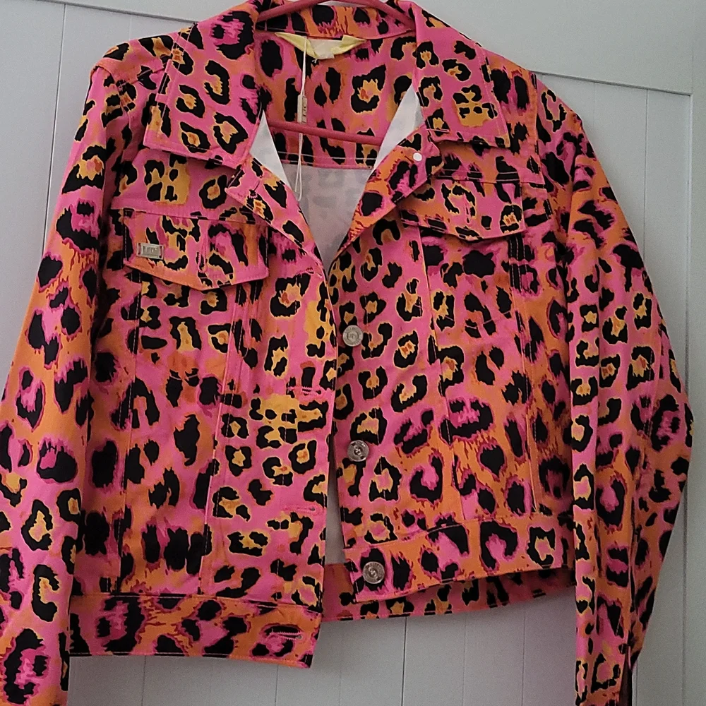 New Jacket - Picture 3 of 4